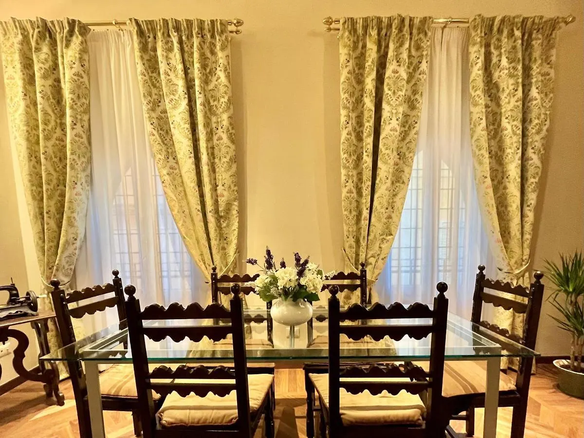 Lovely 2 Bedroom Apartment Nearby Piazza Maggiore Bologna 0*,  Italy