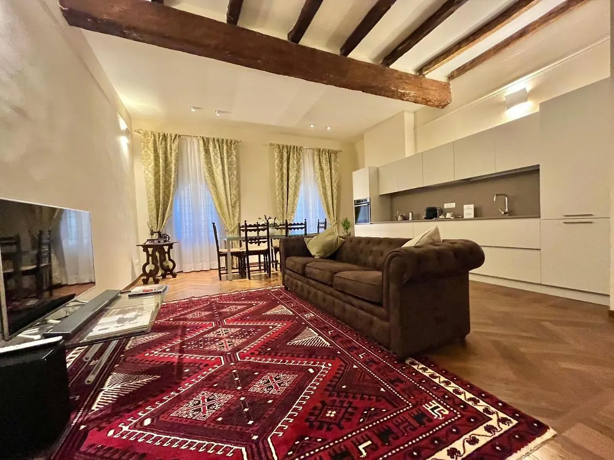 Lovely 2 Bedroom Apartment Nearby Piazza Maggiore Bologna