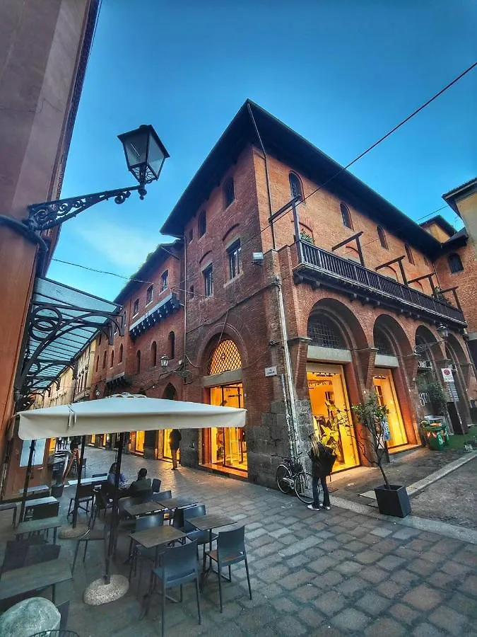 Lovely 2 Bedroom Apartment Nearby Piazza Maggiore 볼로냐
